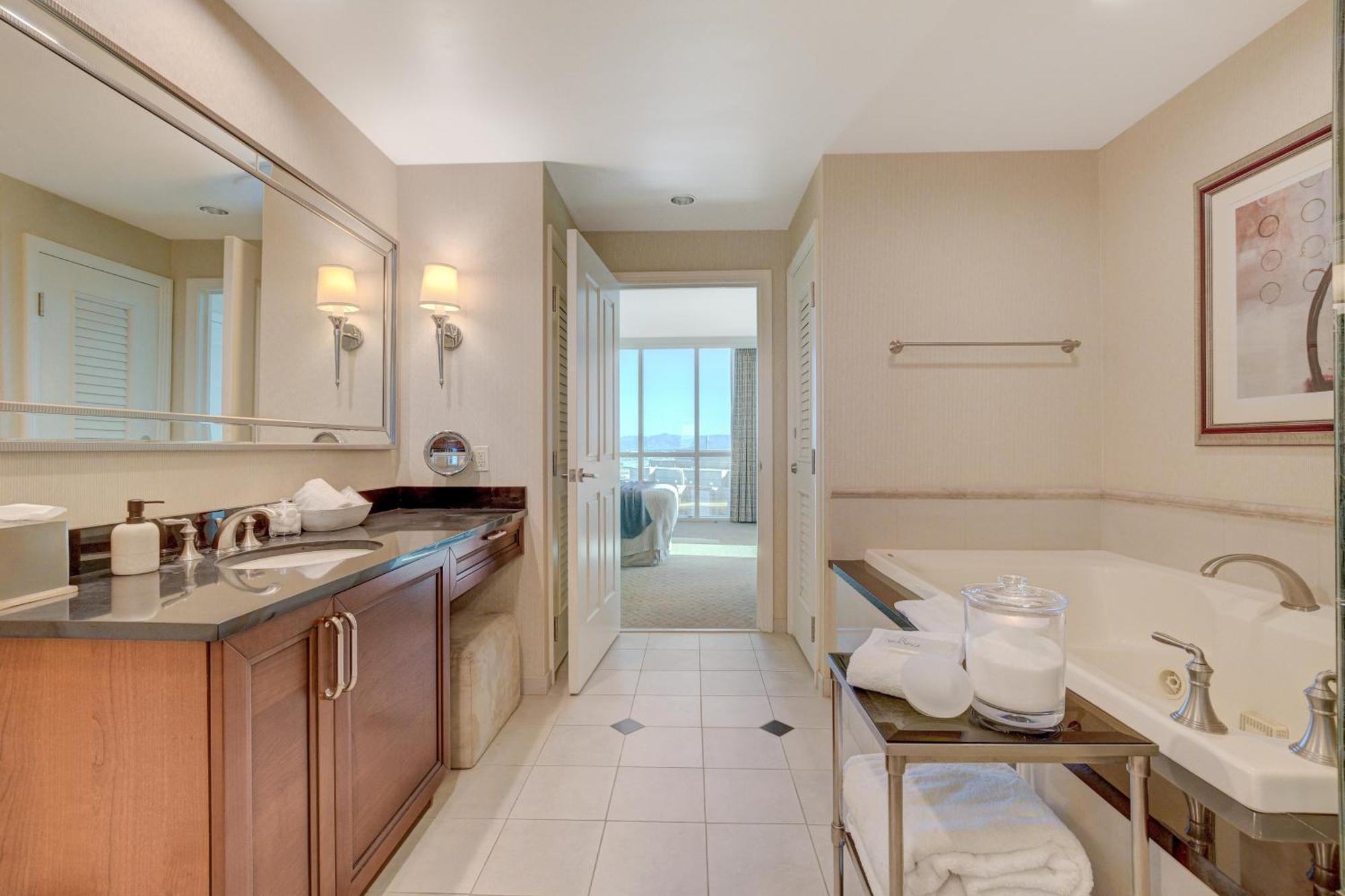 Luxurious 1 Bd/2Bth Premium Suite Mgm Signature W/Balcony Las Vegas Exterior photo